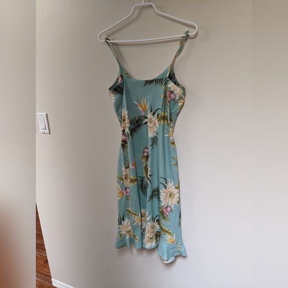Aloha Wear floral Hawaiian dress - Picture 5 of 7